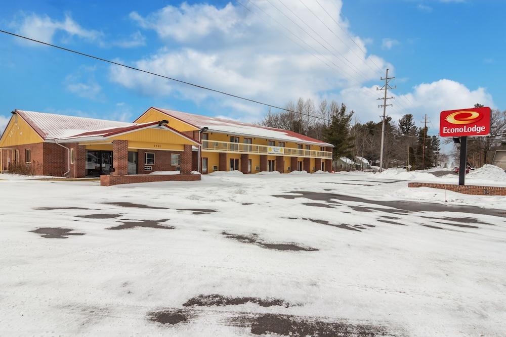 Econo Lodge Cadillac By Choice Luaran gambar