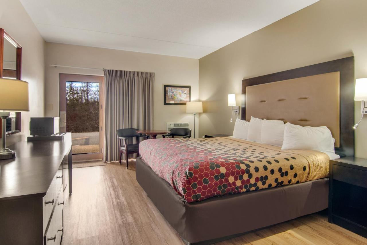 Econo Lodge Cadillac By Choice Luaran gambar