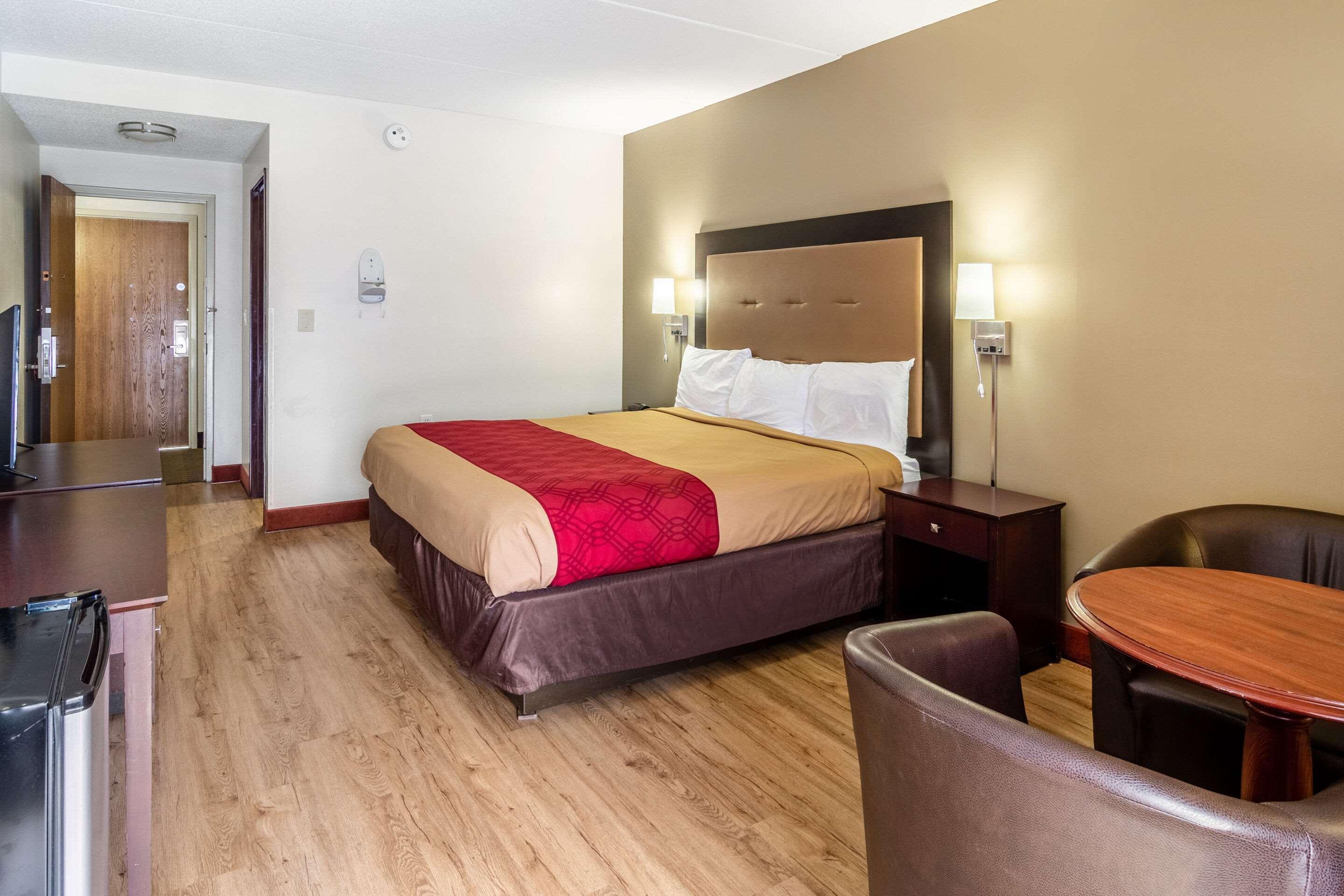 Econo Lodge Cadillac By Choice Luaran gambar