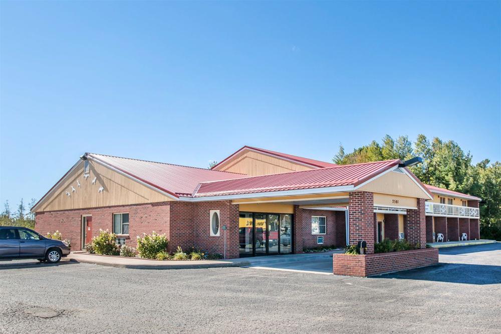 Econo Lodge Cadillac By Choice Luaran gambar