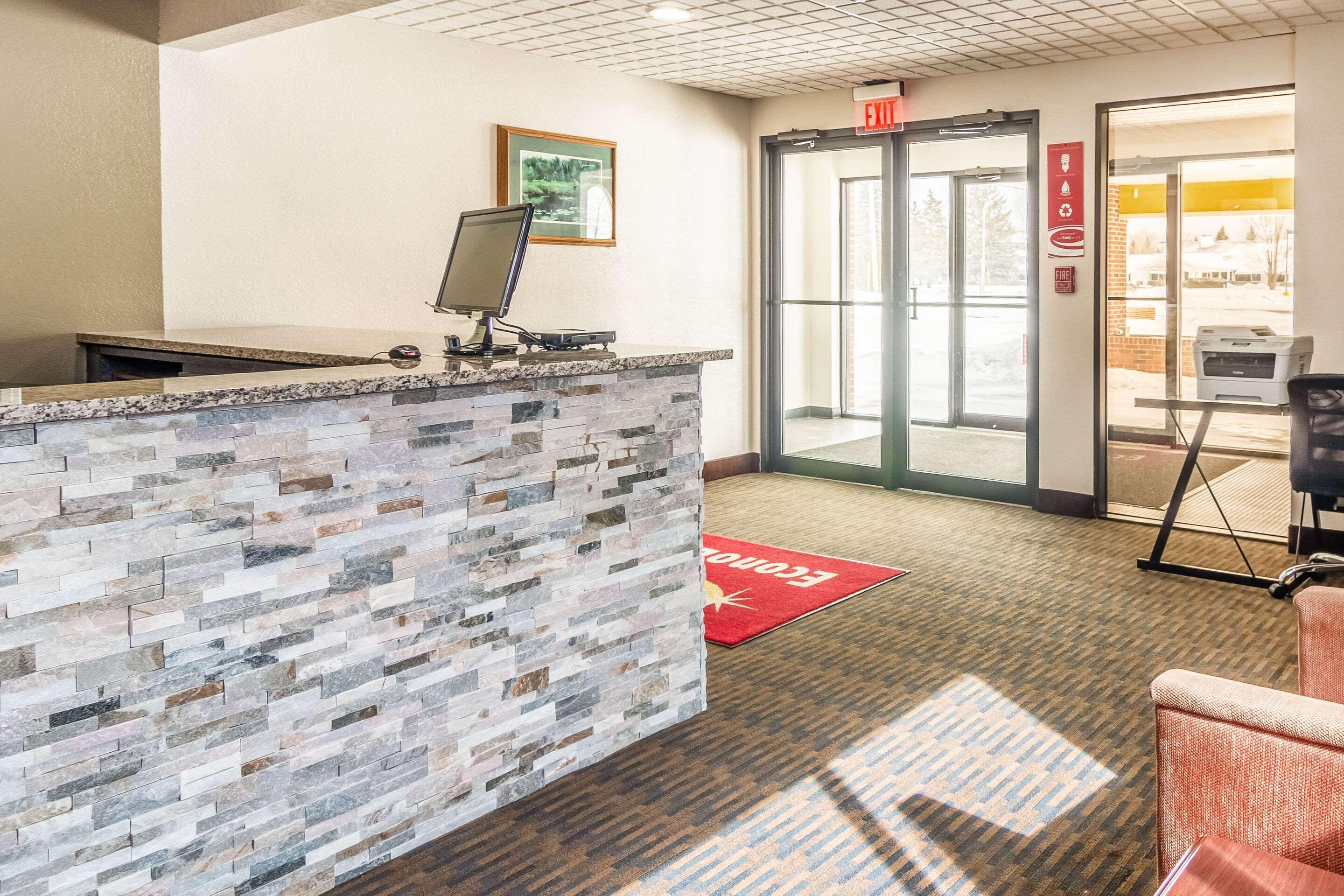 Econo Lodge Cadillac By Choice Luaran gambar