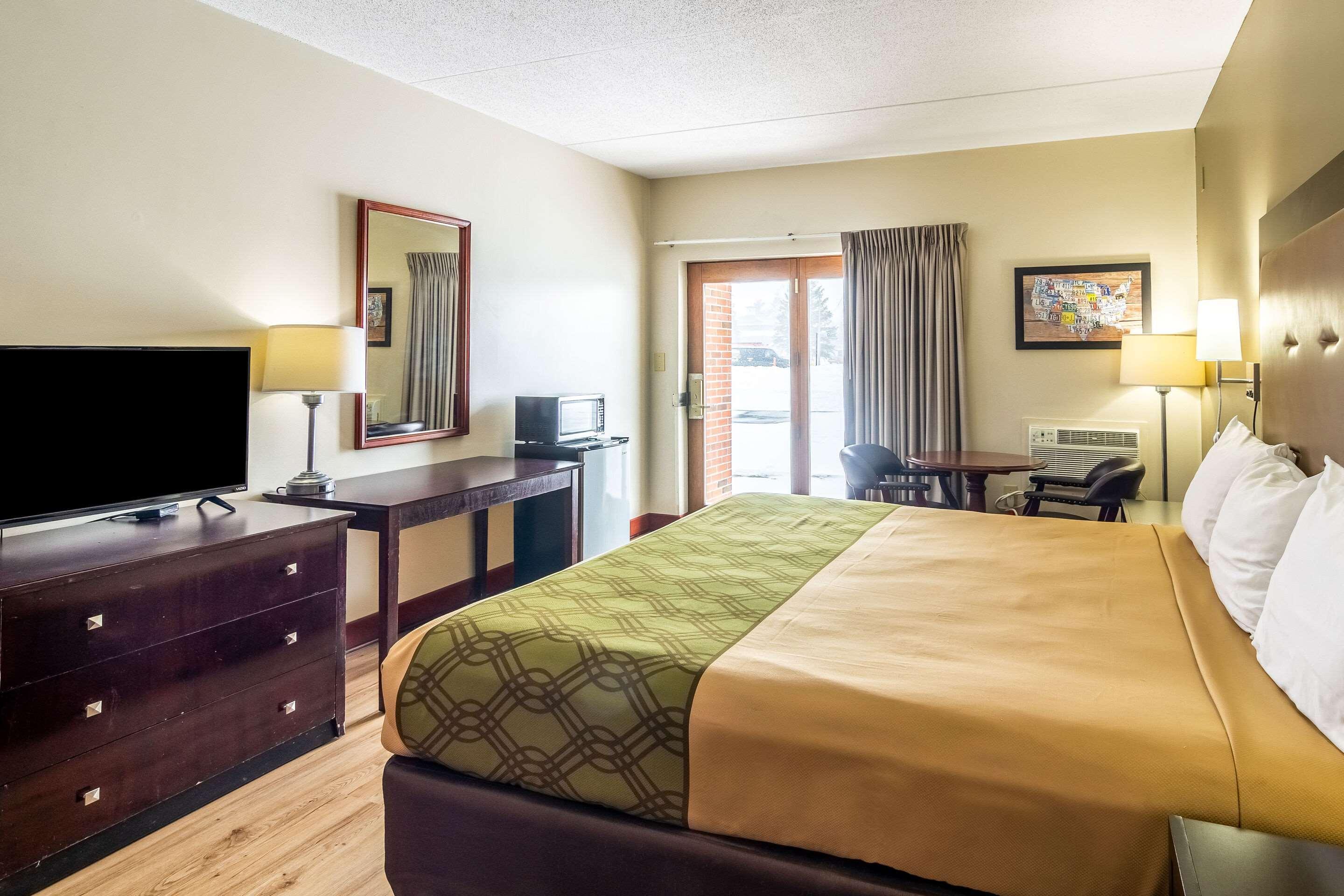 Econo Lodge Cadillac By Choice Luaran gambar