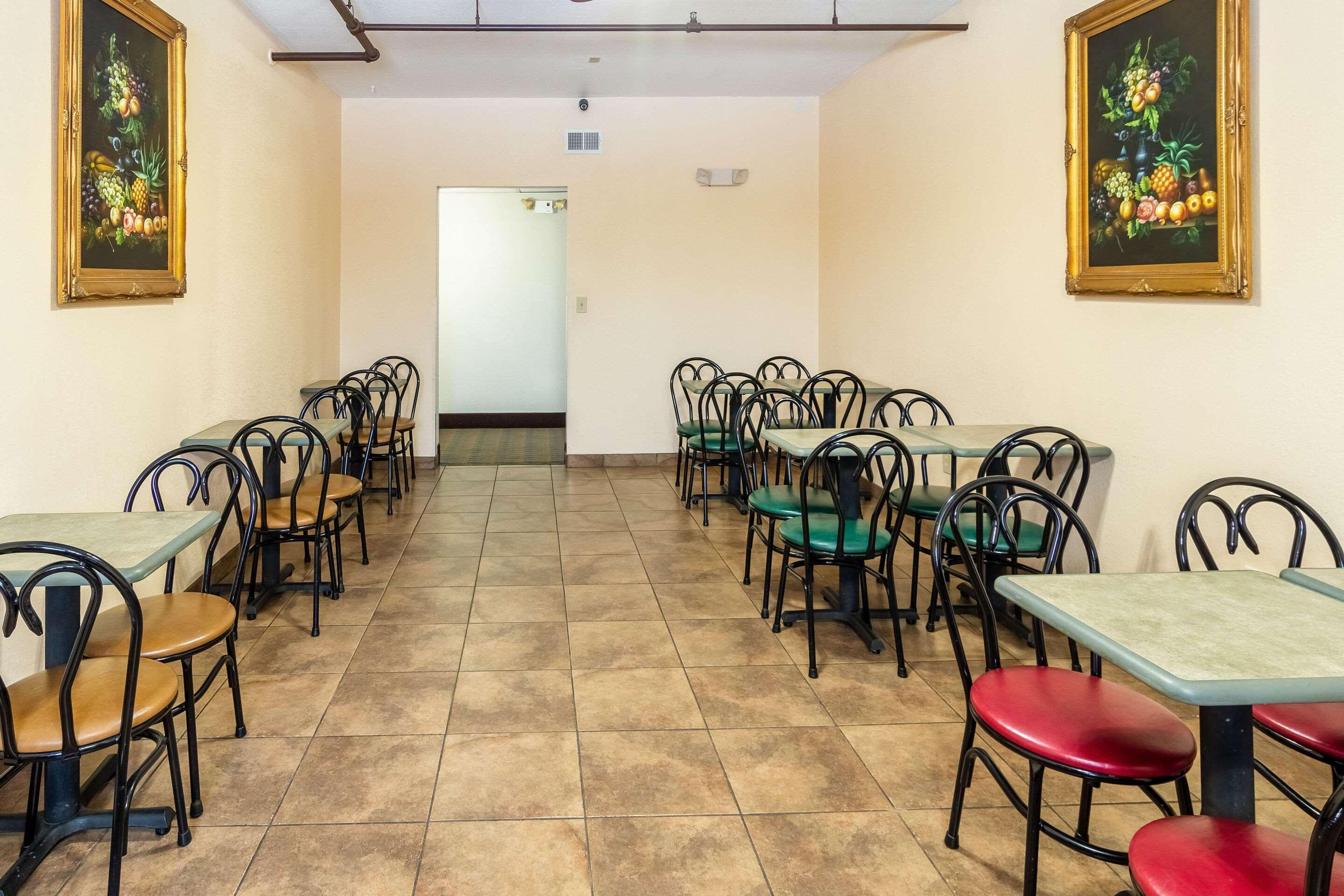 Econo Lodge Cadillac By Choice Luaran gambar