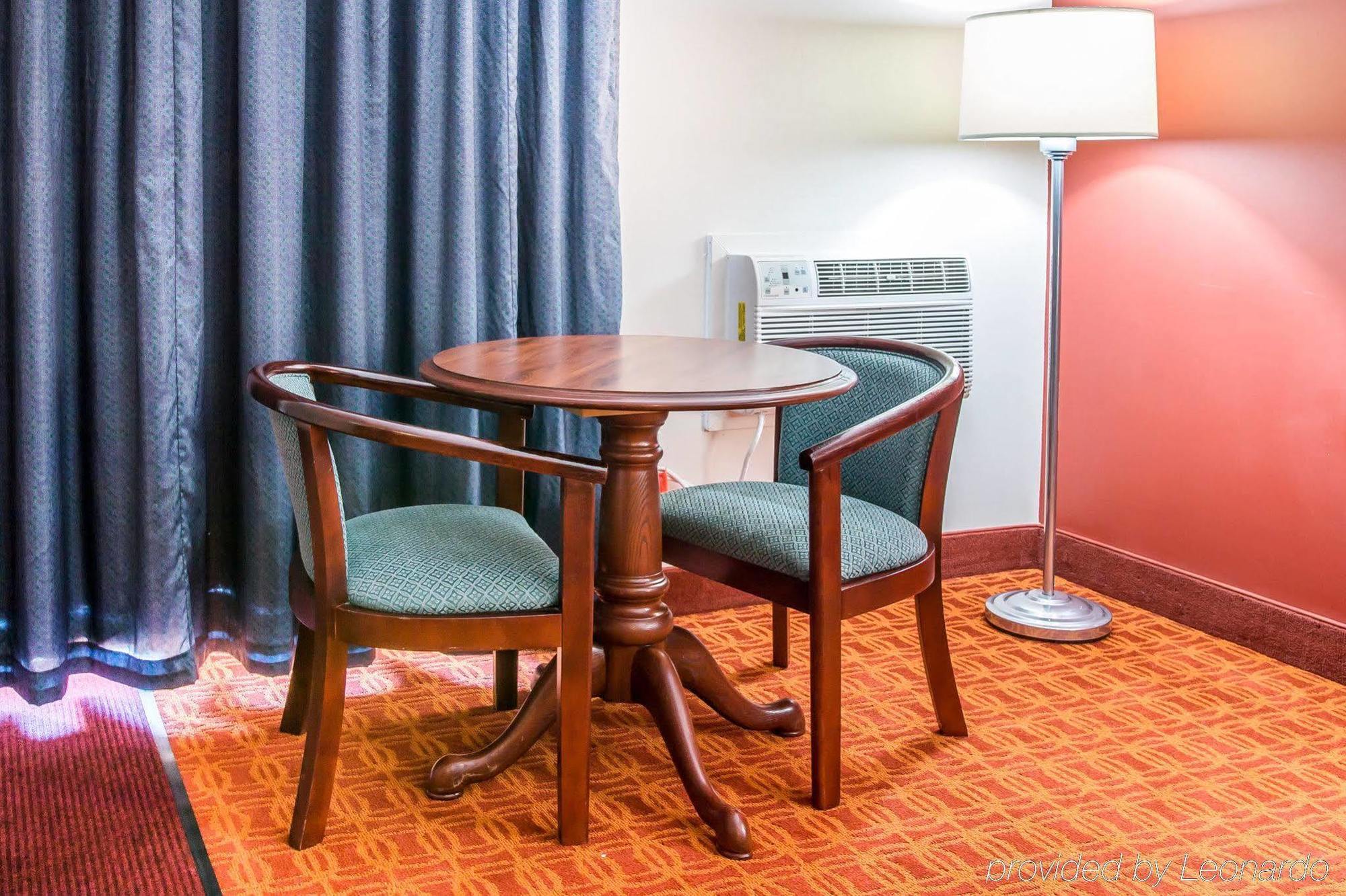 Econo Lodge Cadillac By Choice Luaran gambar