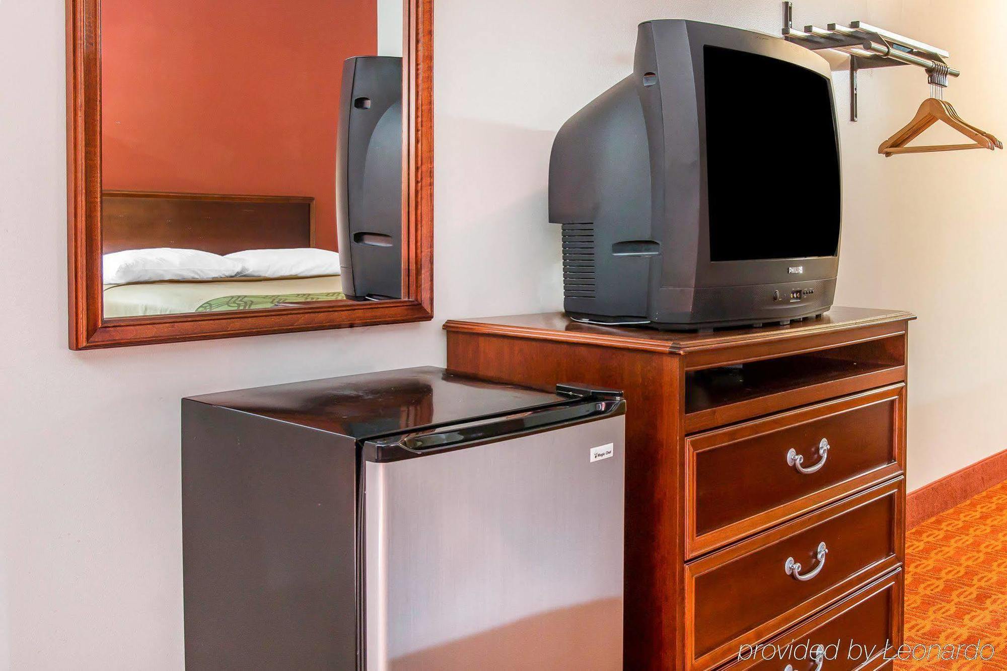 Econo Lodge Cadillac By Choice Luaran gambar