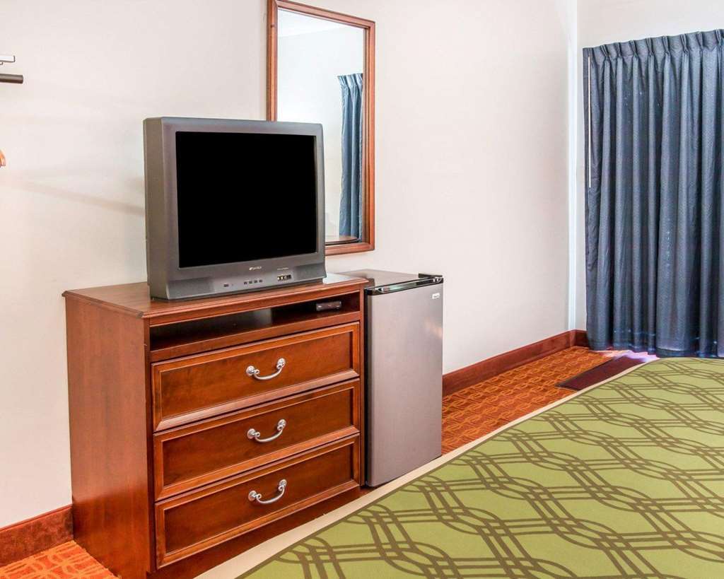Econo Lodge Cadillac By Choice Bilik gambar